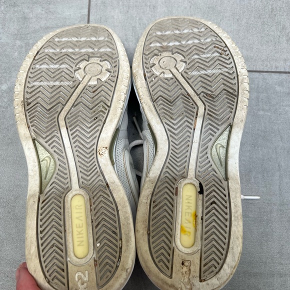 Vintage! Nike Air sneakers retro- size 9. Classics! Lots of wear left in these!🌸 - Picture 6 of 8